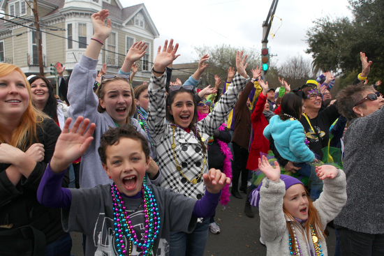 Crowds pack the corner of Magazine and Jefferson during the Okeanos parade in 2012. (UptownMessenger.com file photo by Sabree Hill)