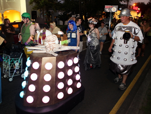 The Krewe du Who's Barlek rolls on Carrollton Avenue. (UptownMessenger.com)