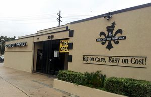 Crescent City Pharmacy on Simon Bolivar. (Robert Morris, UptownMessenger.com)