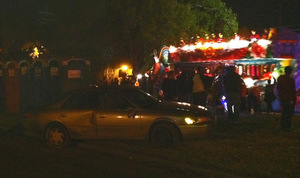 Creative parade-route parking on Napoleon Avenue. (photo by Jean-Paul Villere for UptownMessenger.com)