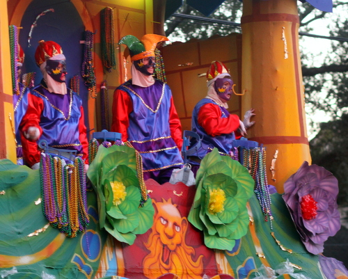 Riders on the Babylon Henry VIII float. (Robert Morris, UptownMessenger.com)