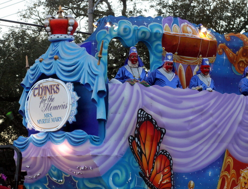 Babylon's title float: "Thanks for the Memories, Mrs. Myrtle Mary." (Robert Morris, UptownMessenger.com)