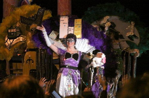 The Cleopatra "Jewels of the Nile" float. (Robert Morris, UptownMessenger.com)