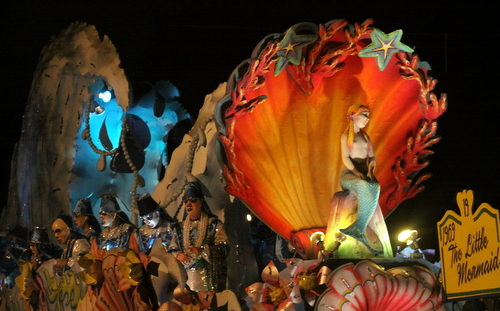 The Hermes "1969: The Little Mermaid" float. (Robert Morris, UptownMessenger.com)