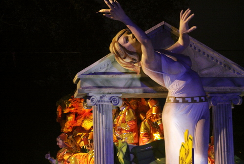 The Hermes "Birth of Dionsysus" float. (Robert Morris, UptownMessenger.com)