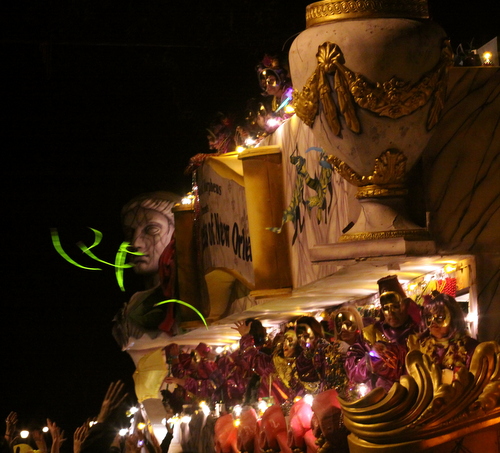 Riders on the Morpheus title float. (Robert Morris, UptownMessenger.com)