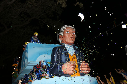 Morpheus pays tribute Jefferson Ave. with a giant Thomas Jefferson.