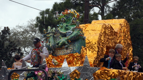 The Krewe of Mid-City junior maids and dukes. (Robert Morris, UptownMessenger.com)