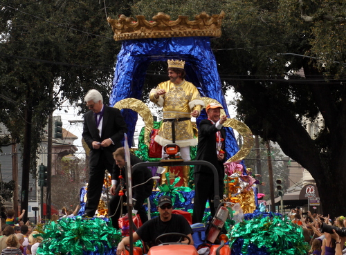 The King of the Krewe of Mid-City rolls on Magazine Street. (Robert Morris, UptownMessenger.com)