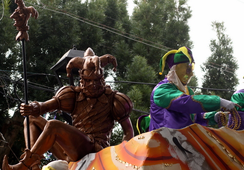 The Thoth "It's Carnival Time" float. (Robert Morris, UptownMessenger.com)