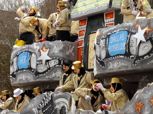 Thoth rolled a float about the 2014 Academy Award nominees. (Robert Morris, UptownMessenger.com)