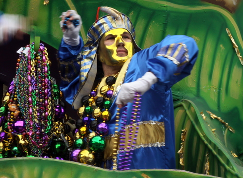 A Thoth rider prepares a throw. (Robert Morris, UptownMessenger.com)