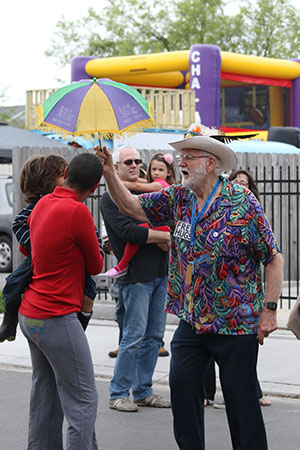 Crowd dances to Chawa at the Freret St. Festival. (Zach Brien, UptownMessenger.com)