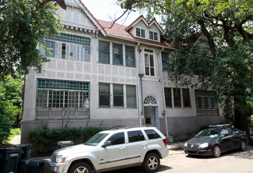 4620 St. Charles Avenue. (Robert Morris, UptownMessenger.com)