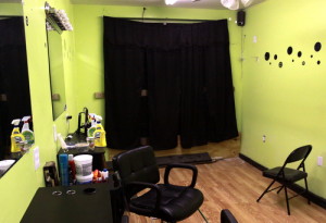 The interior of the damaged 59 Designz salon on LaSalle Street. (Robert Morris, UptownMessenger.com)