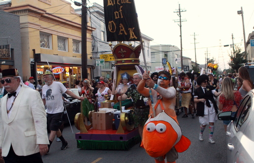 Scenes from the Krewe of Oak parade Saturday. (Robert Morris, UptownMessenger.com)