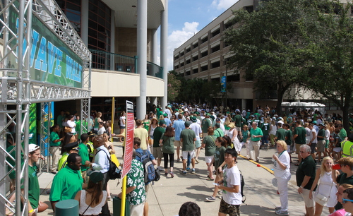 Tulane students enter the "Wave Walk" on their way into the stadium. (Robert Morris, UptownMessenger.com)