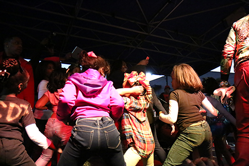 Freedia brought up the younger members of the audience to dance on stage before the show concluded.
