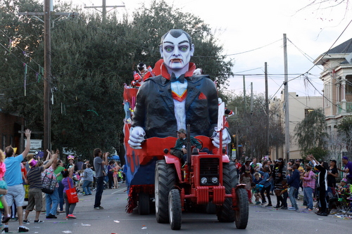 The "Dracula" float in the Mystic Krewe of Femme Fatales. (Robert Morris, UptownMessenger.com)