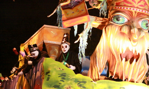The Druids "Druids or Nyx" float. (Robert Morris, UptownMessenger.com)
