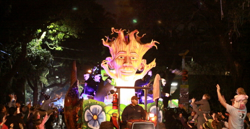 The Druids' "Tree of Life" float. (Robert Morris, UptownMessenger.com)