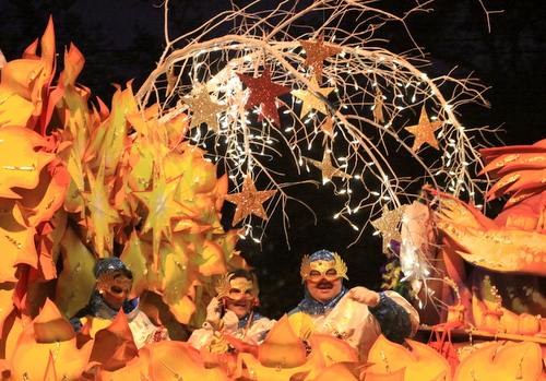 The Orpheus "The Jeweled Candles of the Night" float. (Robert Morris, UptownMessenger.com)