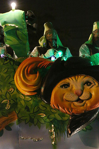 Rider's on the Shrek float (Zach Brien, UptownMessenger.com)