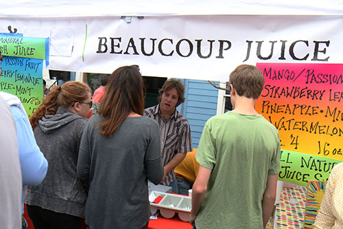 Beaucoup Juice sold snowballs outside their shop. (Zach Brien, UptownMessenger.com)