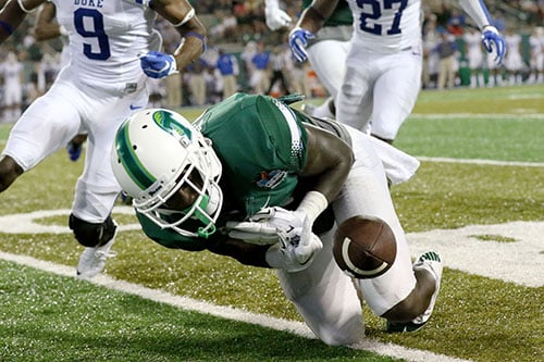 Tulane wide receiver Teddy Veal drops a pass late in the third quarter. (Zach Brien, UptownMessenger.com)