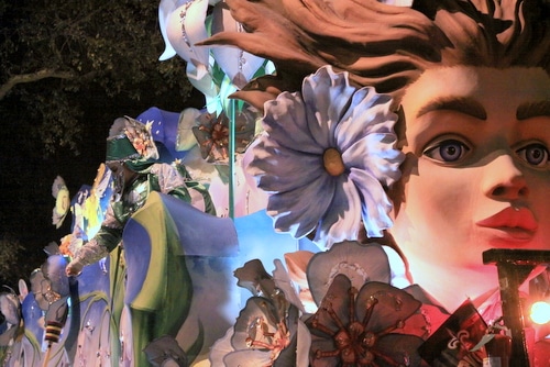 The "Miranda in Love" float in the Krewe of Hermes rolls on Napoleon Avenue. (Robert Morris, UptownMessenger.com)