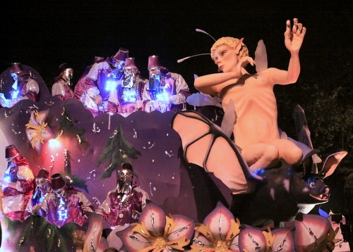 The "On the Bat's Back I Do Fly" float in the Krewe of Hermes rolls on Napoleon Avenue. (Robert Morris, UptownMessenger.com)