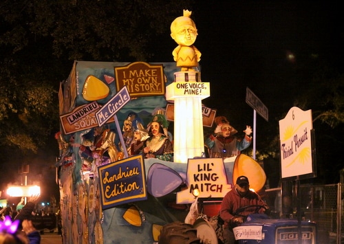 The "Trivial Pursuit" float, satirizing the removal of the Confederate monuments, in Le Krewe d'Etat rolls on Napoleon Avenue. (Robert Morris, UptownMessenger.com)