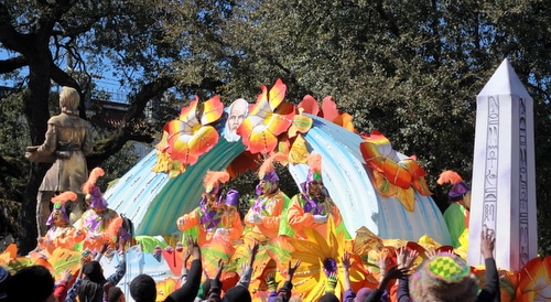 The "Gardens by Olmstead" float in the Krewe of Rex rolls on St. Charles Avenue. (Robert Morris, UptownMessenger.com)