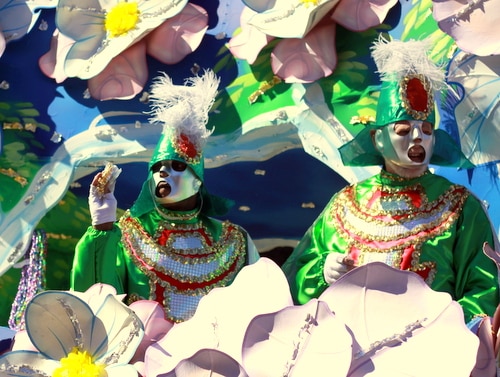 The final float in the Krewe of Rex rolls on St. Charles Avenue. (Robert Morris, UptownMessenger.com)