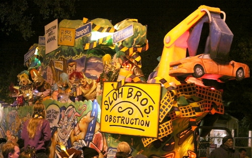 Uptown traffic construction is a game of "Mousetrap" as Le Krewe d'Etat rolls on Napoleon Avenue. (Robert Morris, UptownMessenger.com)