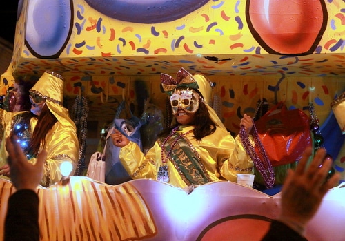 The Krewe of Morpheus rolls on Magazine Street. (Robert Morris, UptownMessenger.com)