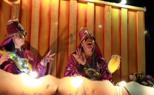 Krewe of Morpheus rolls on Magazine Street. (Robert Morris, UptownMessenger.com)