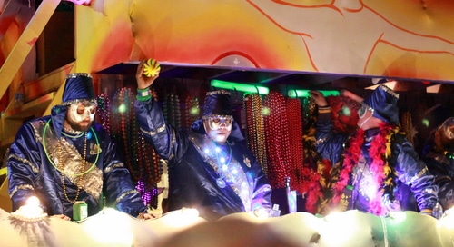 Krewe of Morpheus rolls on Magazine Street. (Robert Morris, UptownMessenger.com)