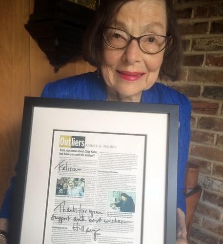 Felicia Kahn displays a framed note from Hillary Clinton. (photo courtesy of Danae Columbus)